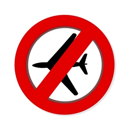 מטוס מאחורי תמרור אסור
